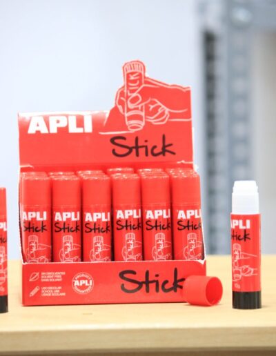 Pegamento stick Material Adhesivo L'Ombú