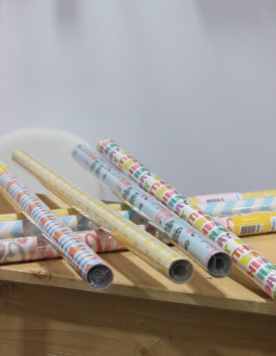 Papel regalo Material Adhesivo L'Ombú